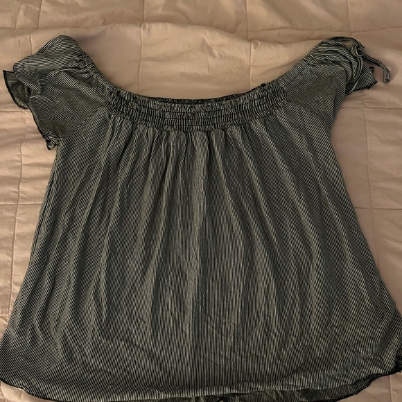 ❌SOLD❌ American Eagle Off-the Shoulder Top 🦅 - Picture 1 of 4